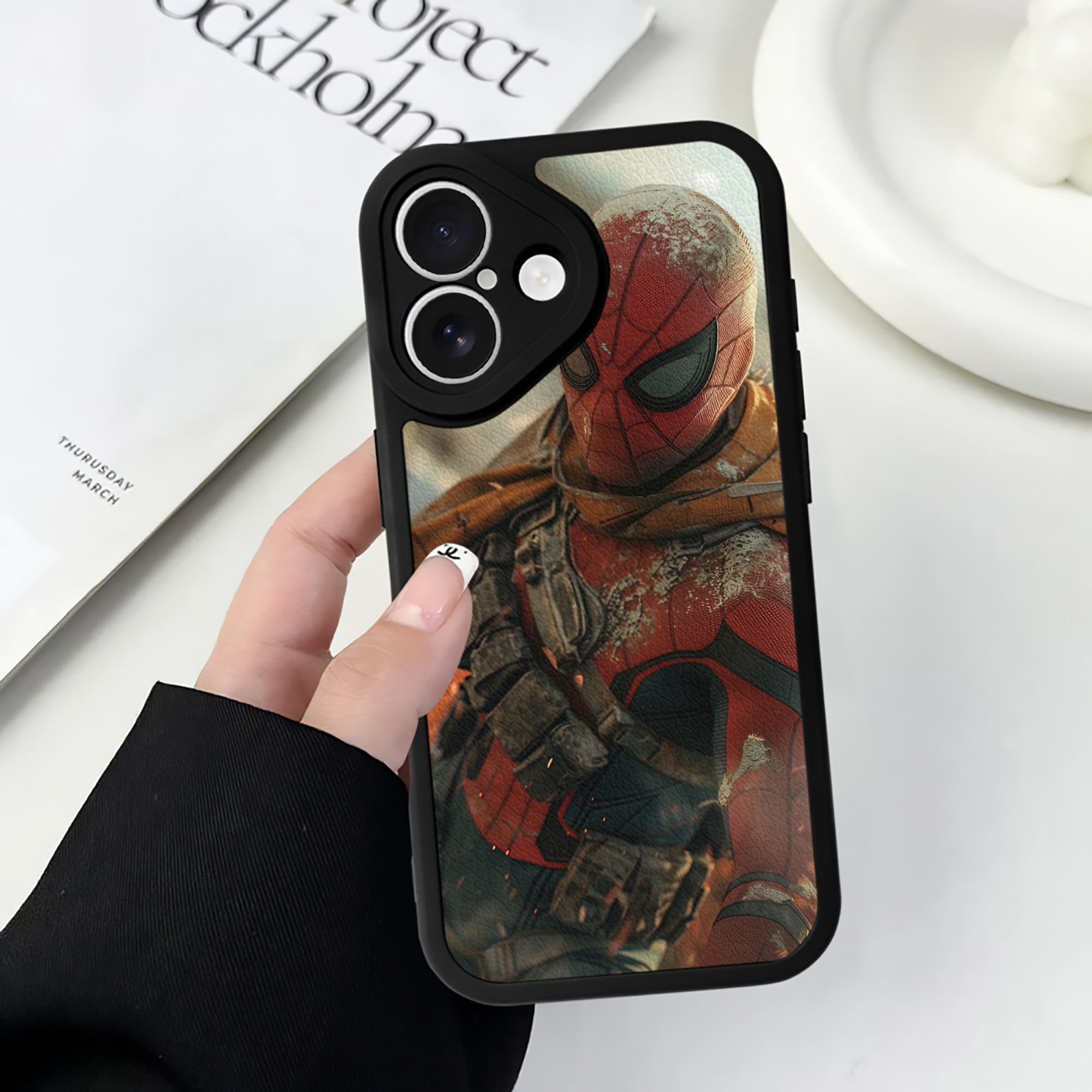（画像用） Deadpool デッドプール 【iPhone 16シリーズ対応】シリコンスマホケース（レザー調） 材質：シリコン